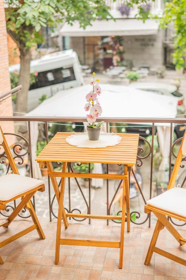 Heart Of The Old Tbilisi Apartment Exterior photo